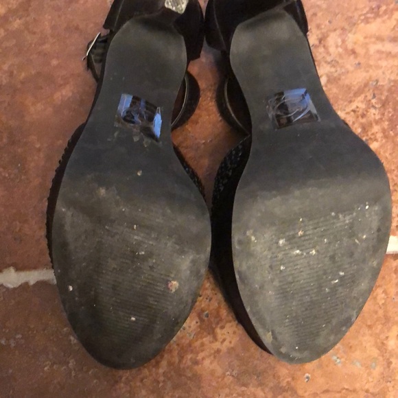 Shoes - Picture 3 of 4